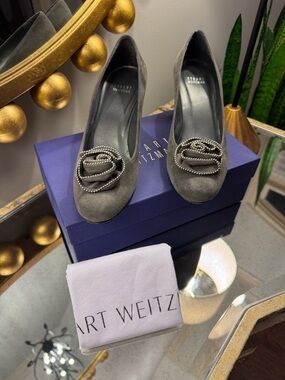 Stuart Weitzman Town Gray Suede Pump - Size 9.5